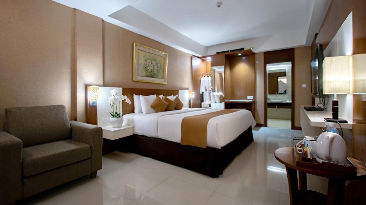 Aston Tanjung Pinang Hotel & Conference Center Esterno foto