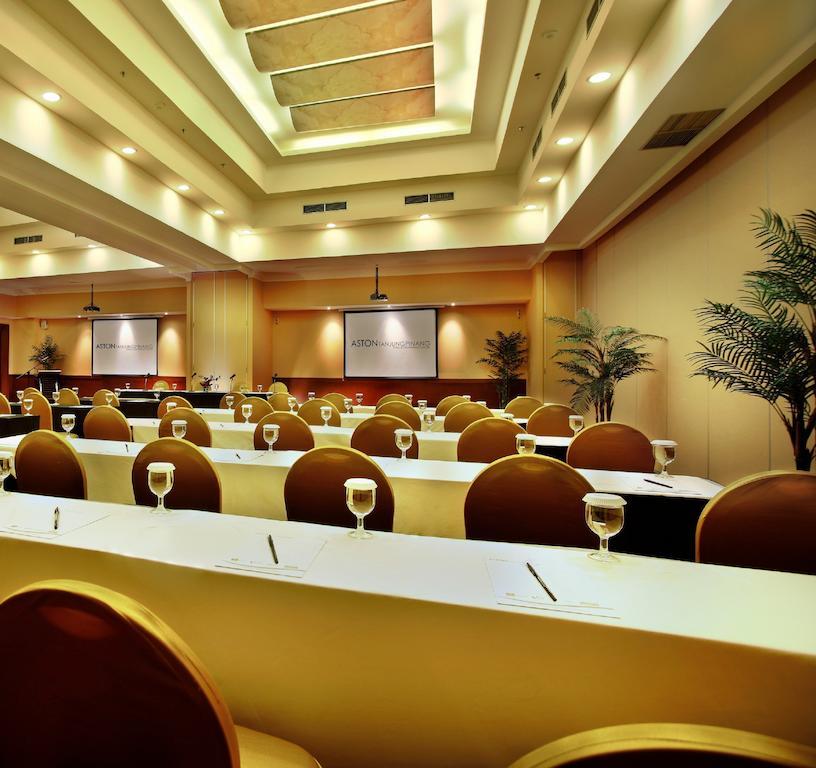 Aston Tanjung Pinang Hotel & Conference Center Esterno foto